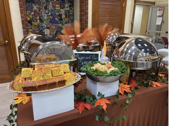 Flavor and Flair Catering Festive Favorites: A curated holiday spread featuring comforting classics and elegant presentation for every gathering.